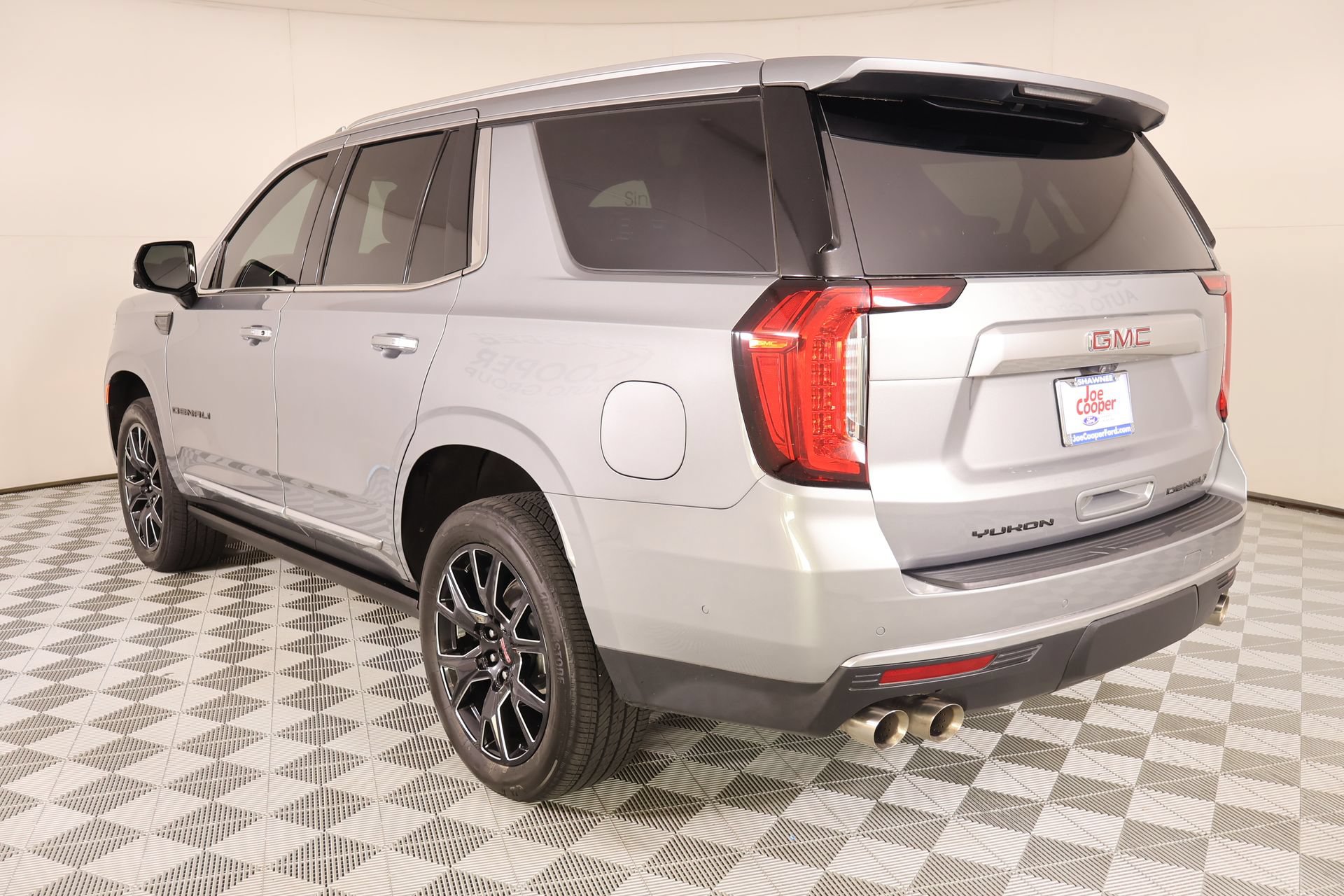 Used 2024 GMC Yukon Denali w/ Denali Reserve Package AWD/4WD image 27