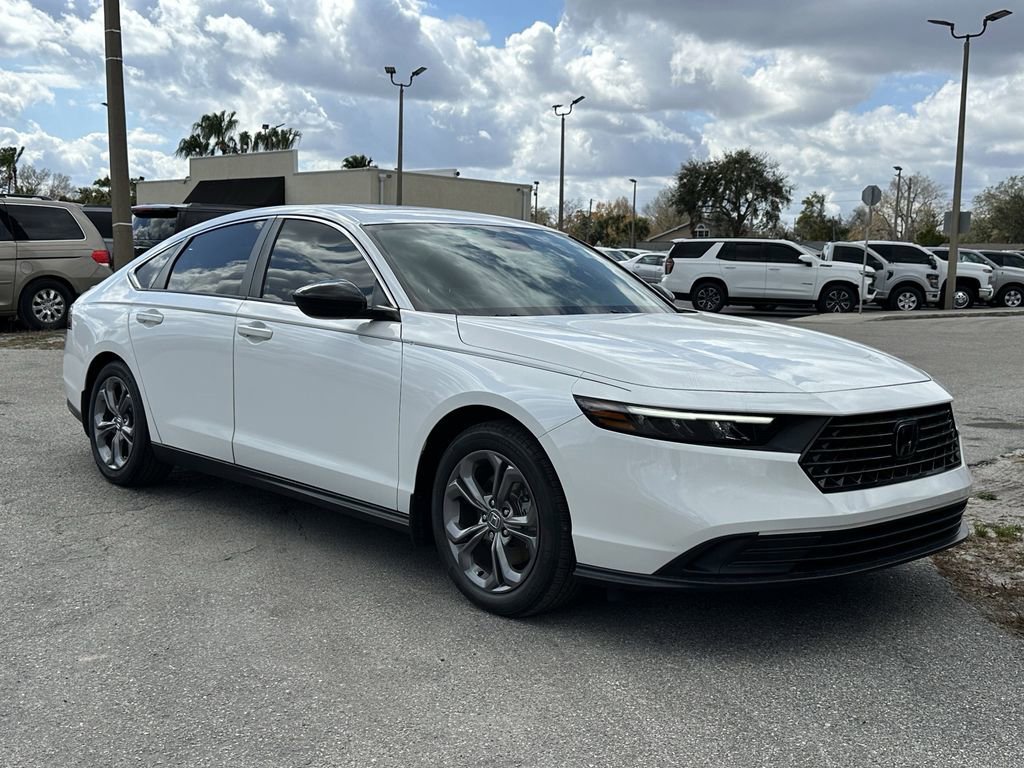 Used 2024 Honda Accord Sport image 2