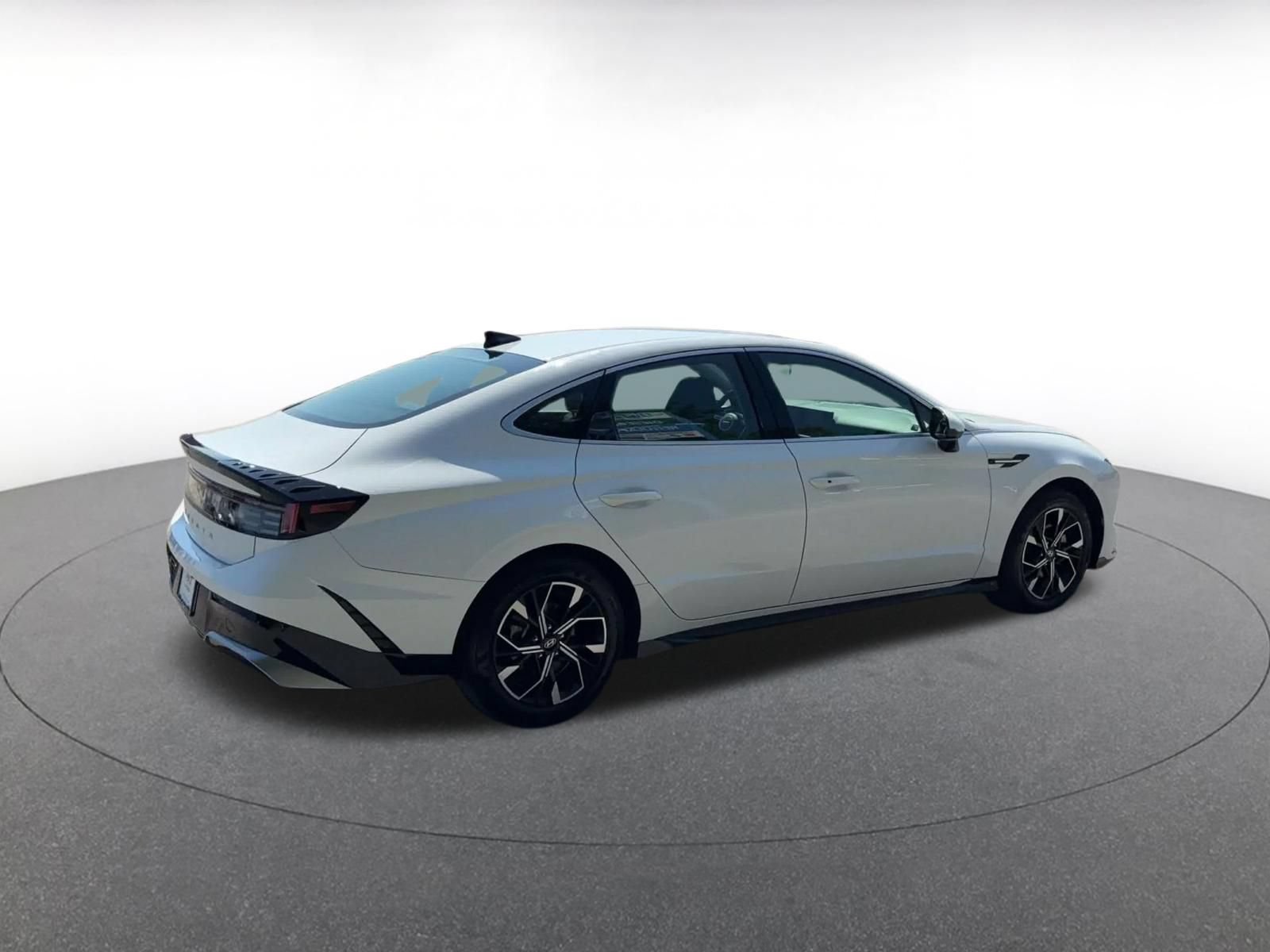 Used 2025 Hyundai Sonata SEL FWD image 14