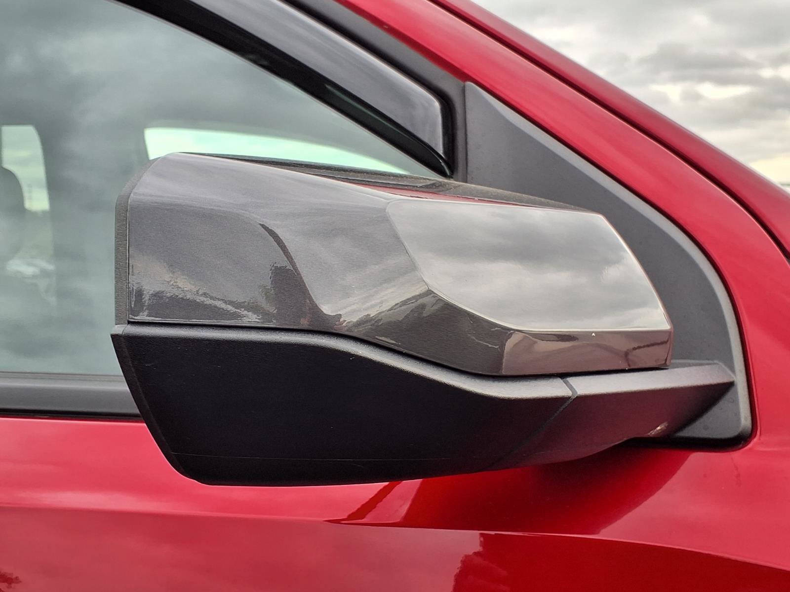 Used 2024 Chevrolet Colorado LT w/ LT Convenience Package II AWD/4WD image 2