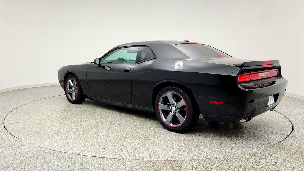 Used 2013 Dodge Challenger SXT RWD image 7