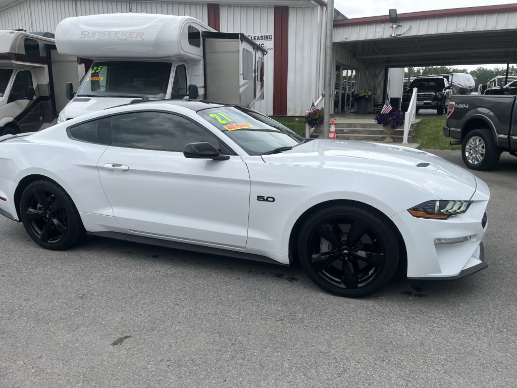 Used 2021 Ford Mustang GT Premium w/ Equipment Group 401A image 3
