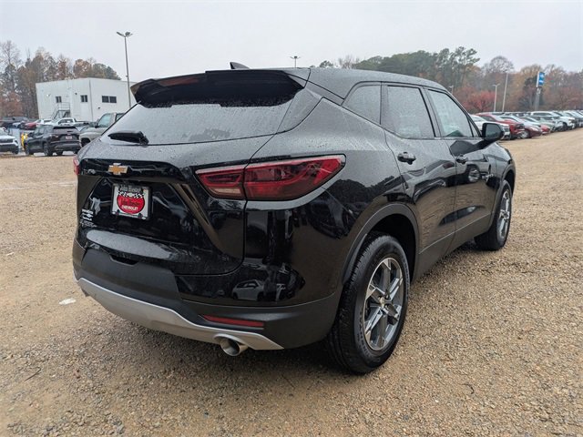 New 2025 Chevrolet Blazer LT image 2