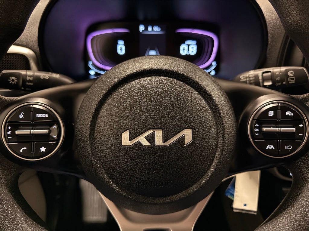 Used 2023 Kia Soul LX image 16