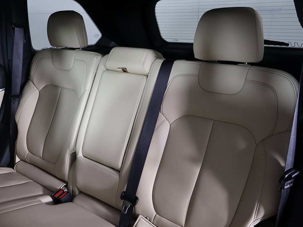 Used 2024 Jeep Grand Cherokee Limited image 33