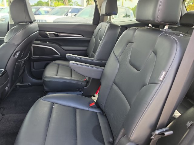 Certified 2025 Kia Telluride S FWD image 11