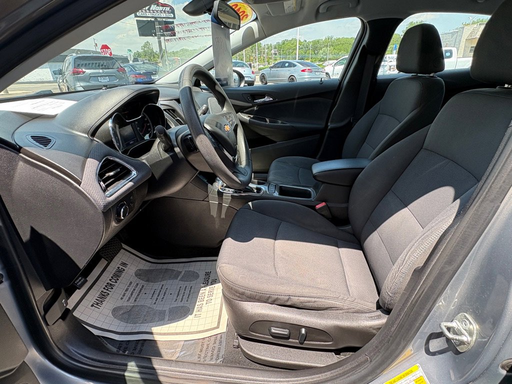 Used 2019 Chevrolet Cruze LT w/ Convenience Package FWD image 8