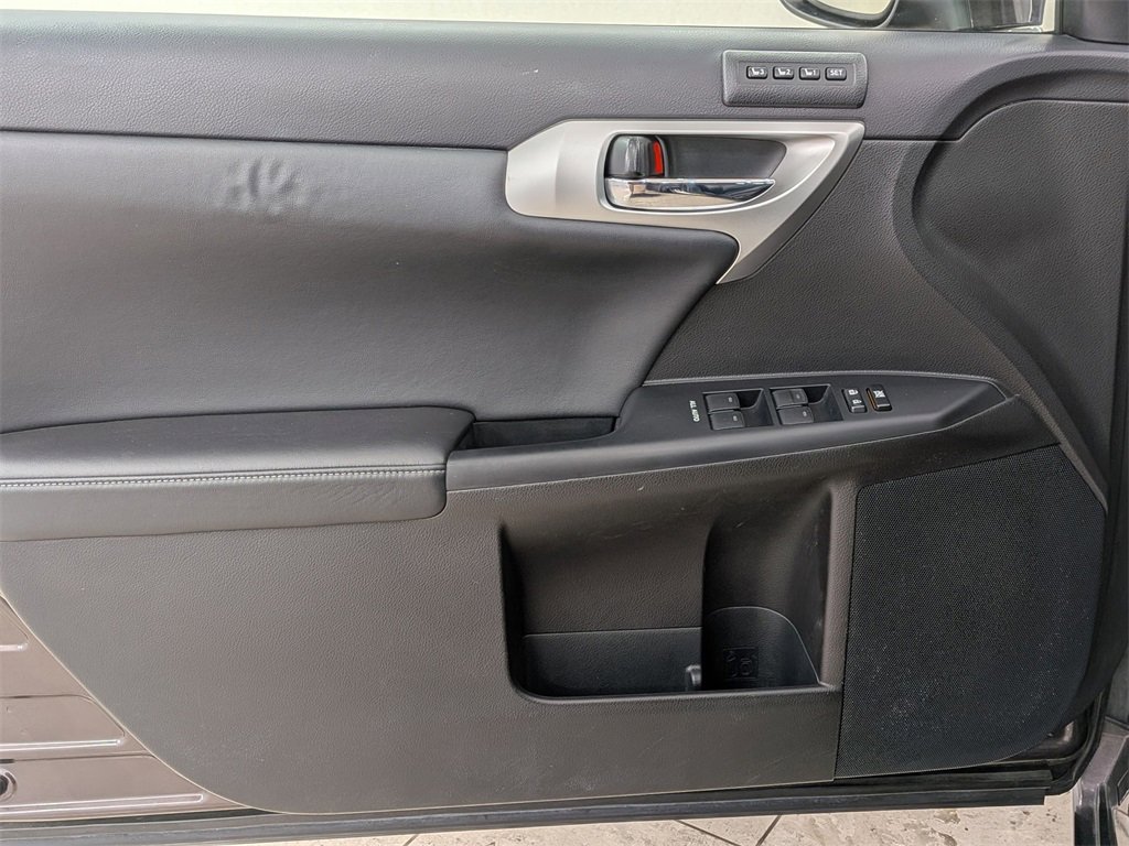 Used 2012 Lexus CT 200h Premium image 15