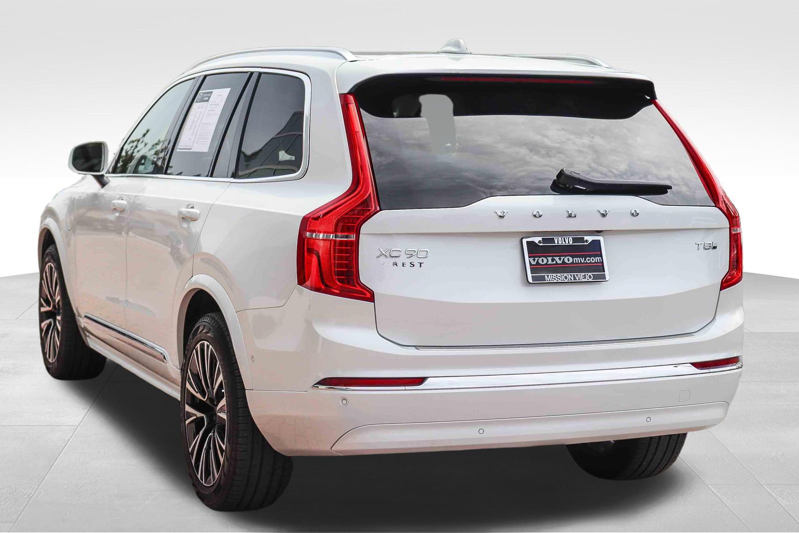 Used 2025 Volvo XC90 T8 Plus w/ Protection Package Premier AWD/4WD image 5