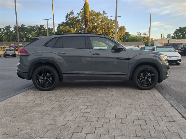 New 2026 Volkswagen Atlas Cross Sport SEL R-Line image 3