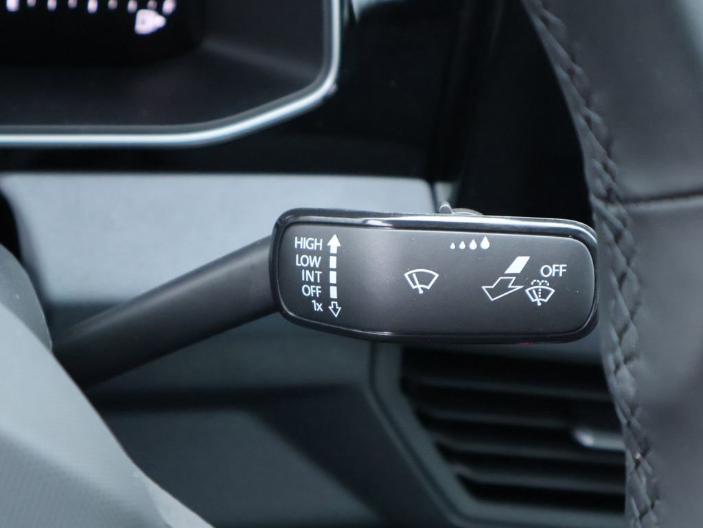 New 2026 Volkswagen Jetta SE FWD image 32