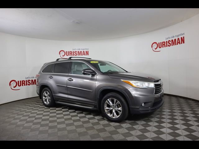 Used 2016 Toyota Highlander LE image 12