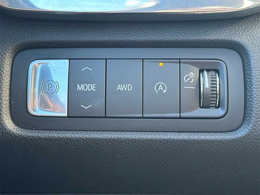 Used 2024 GMC Acadia Elevation image 32