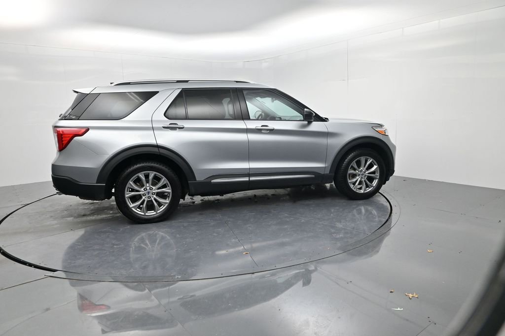 Used 2023 Ford Explorer Limited image 8