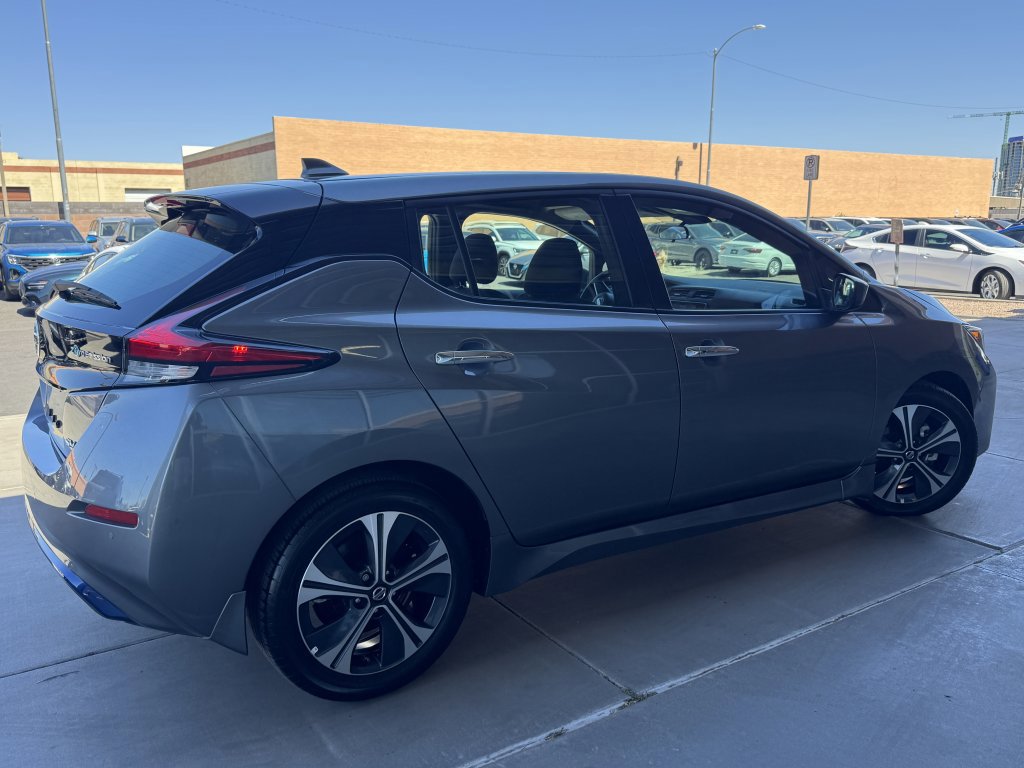 Used 2022 Nissan Leaf SV image 4