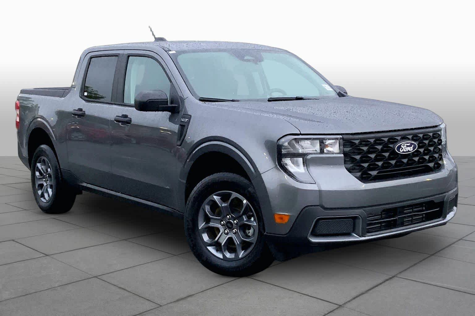 Used 2025 Ford Maverick XLT w/ Equipment Group 302A AWD/4WD image 3