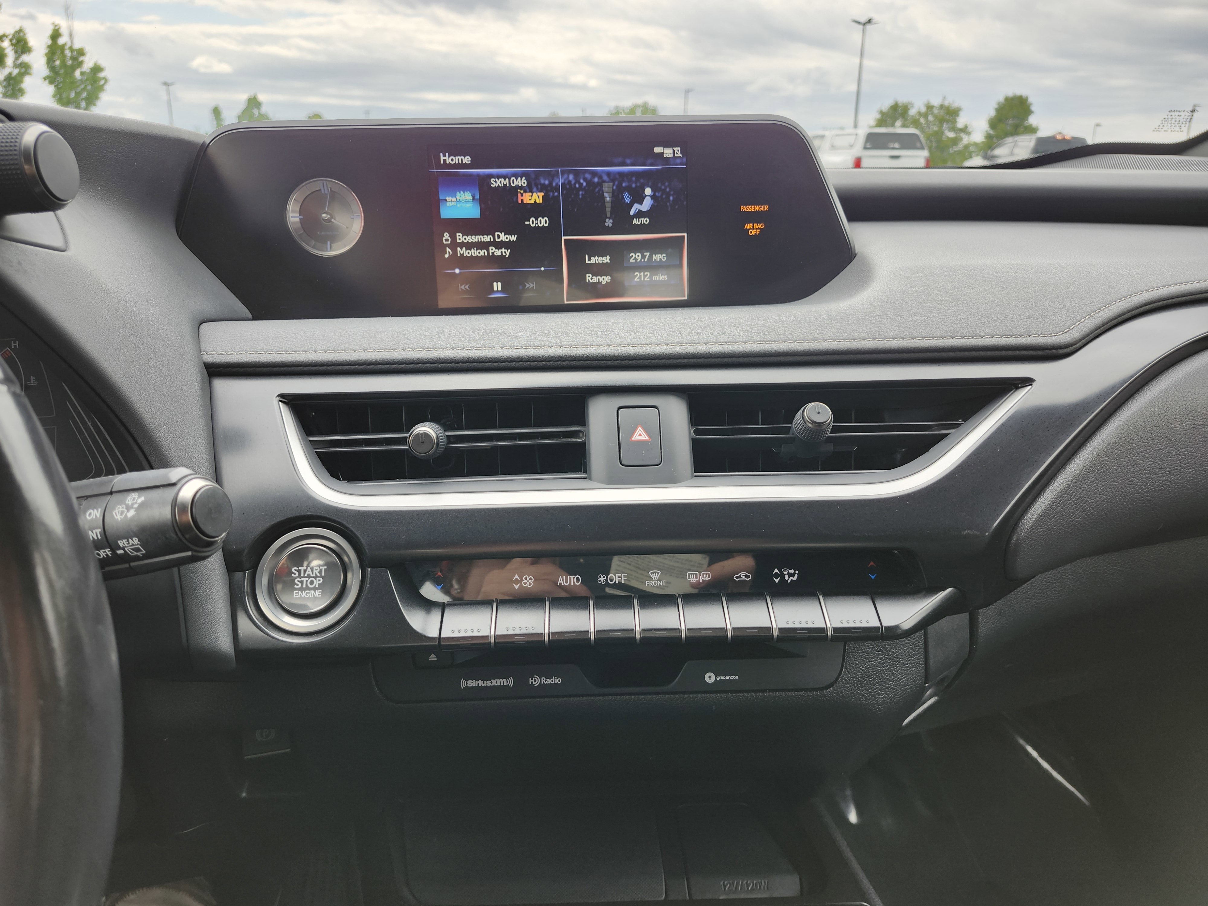 Used 2019 Lexus UX 200 w/ Accessory Package FWD image 31