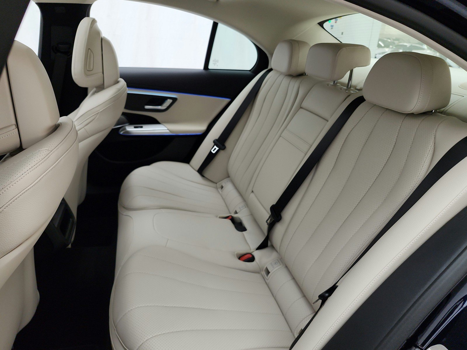 New 2027 Mercedes-Benz E 450 4MATIC Sedan image 11