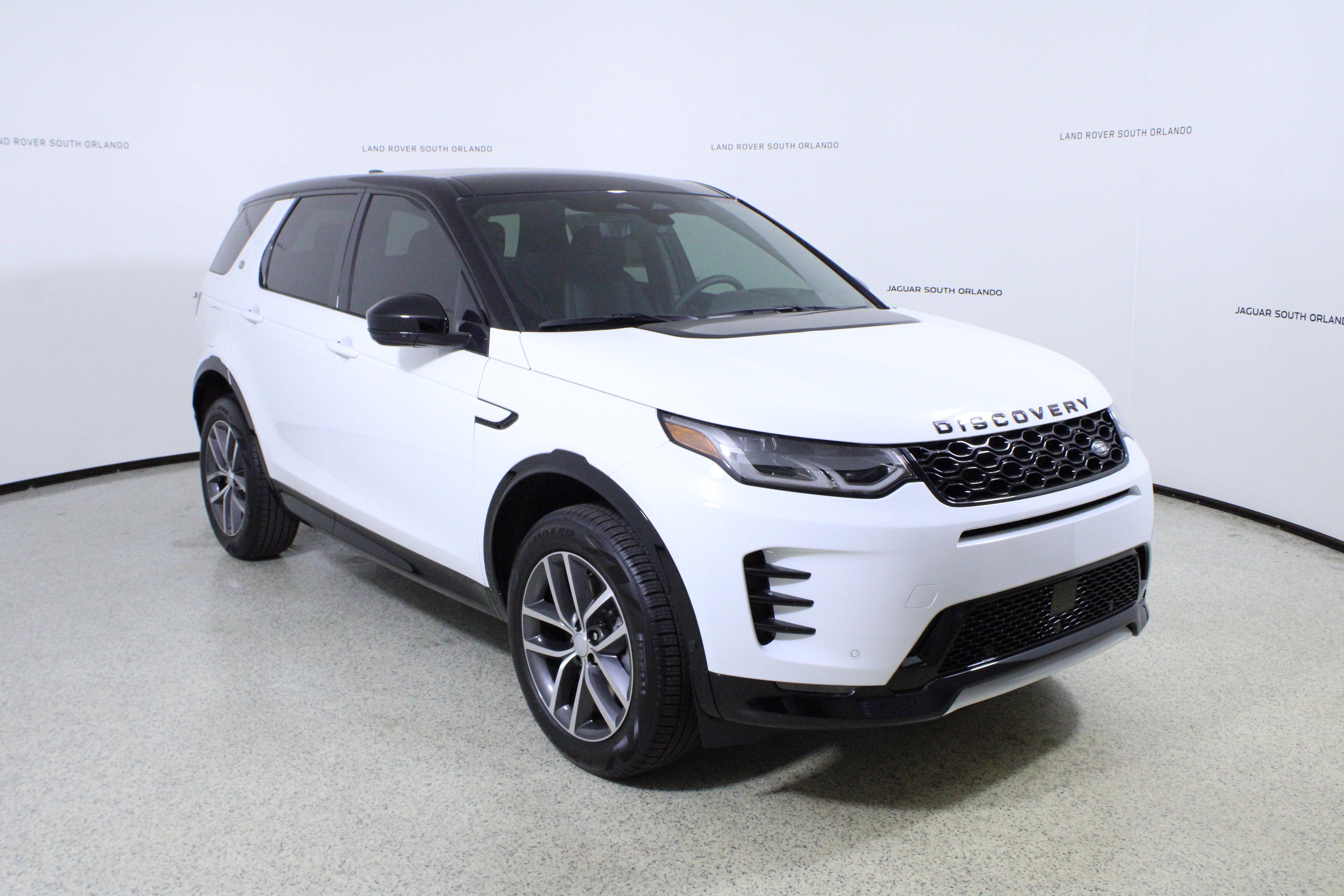 New 2026 Land Rover Discovery Sport Landmark AWD/4WD image 3