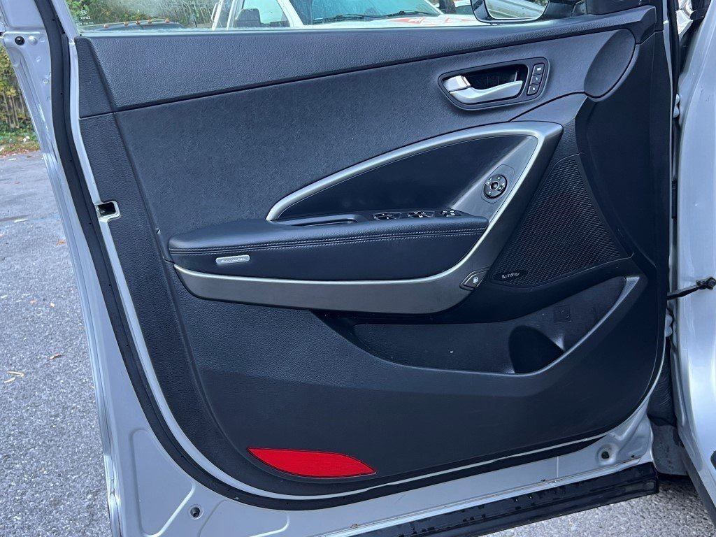 Used 2017 Hyundai Santa Fe Sport image 16