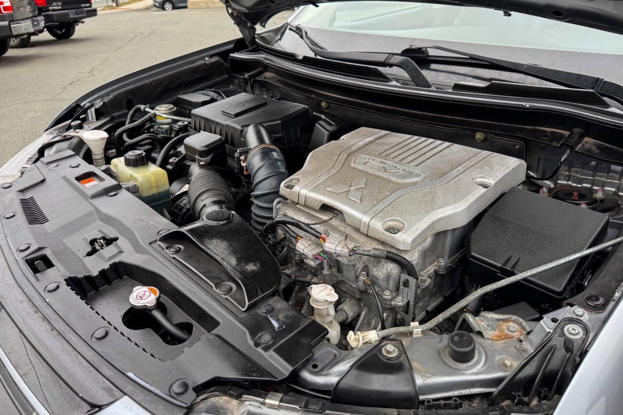 Used 2018 Mitsubishi Outlander GT image 36