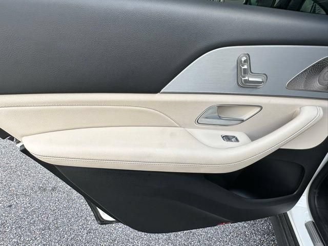 Used 2025 Mercedes-Benz GLS 450 4MATIC image 29