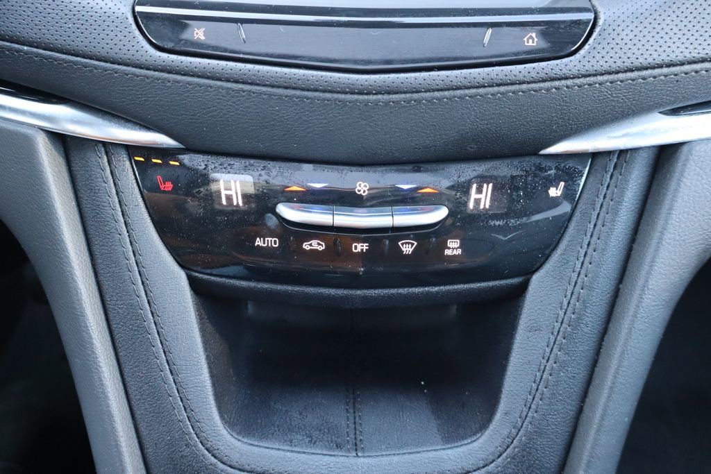 Used 2024 Cadillac XT6 Luxury w/ LPO, Floor Liner Package AWD/4WD image 12