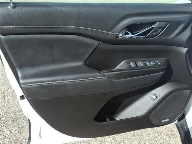 Used 2023 GMC Acadia SLT image 13