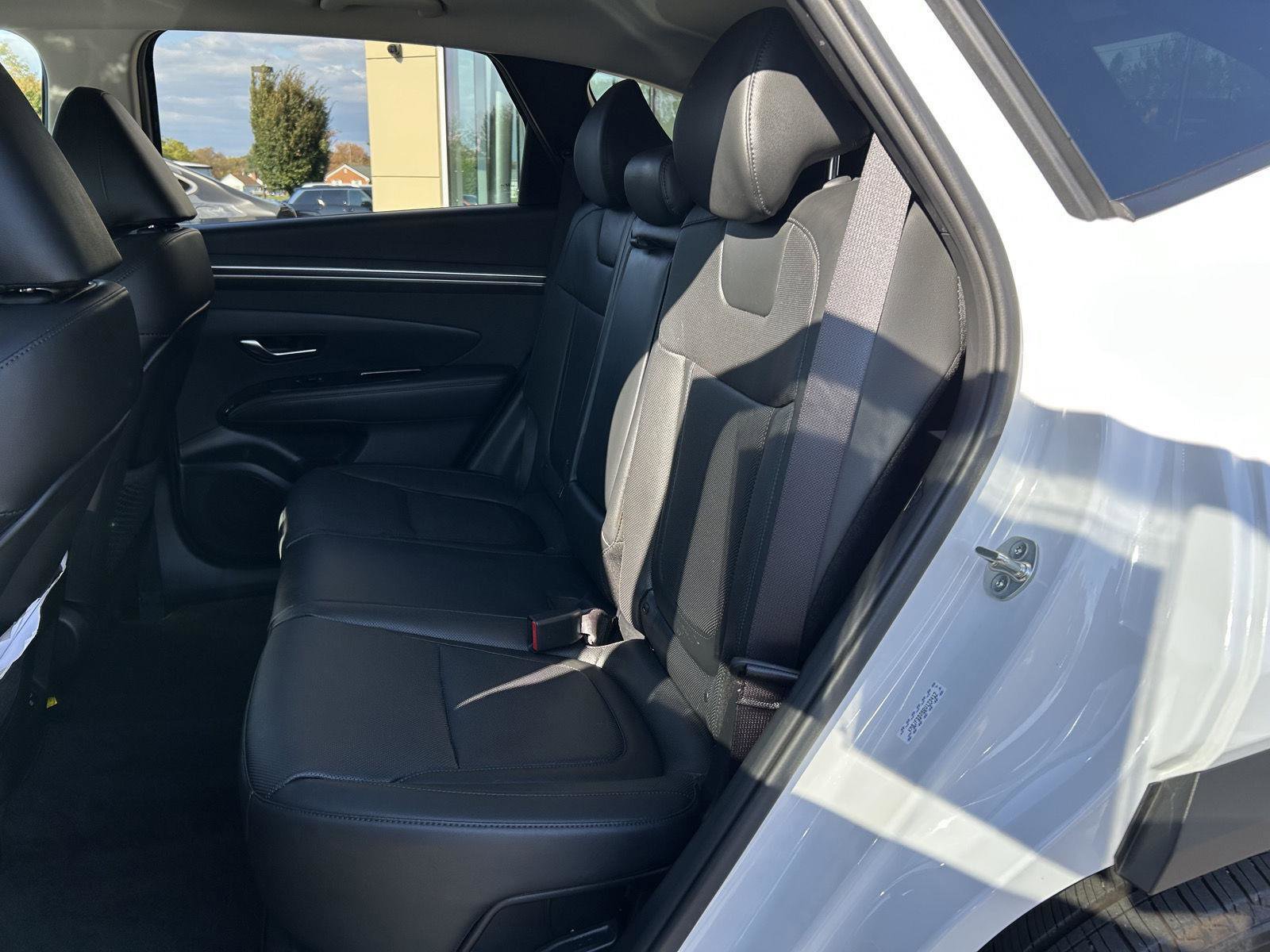 Used 2024 Hyundai Tucson Limited image 16