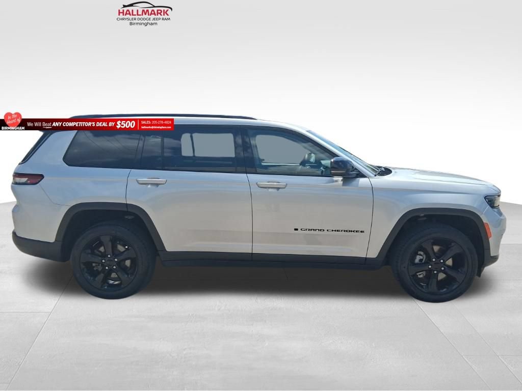 Used 2023 Jeep Grand Cherokee L Limited w/ Black Appearance Package AWD/4WD image 2