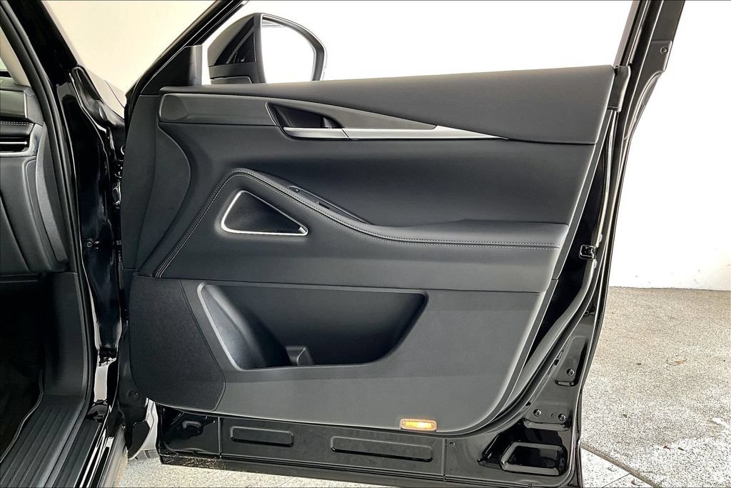 New 2027 INFINITI QX60 Luxe w/ Cargo Package FWD image 12