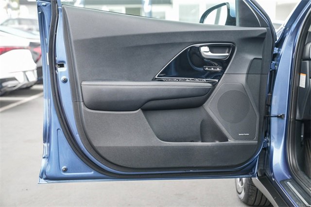 Certified 2022 Kia Niro EX Premium image 21