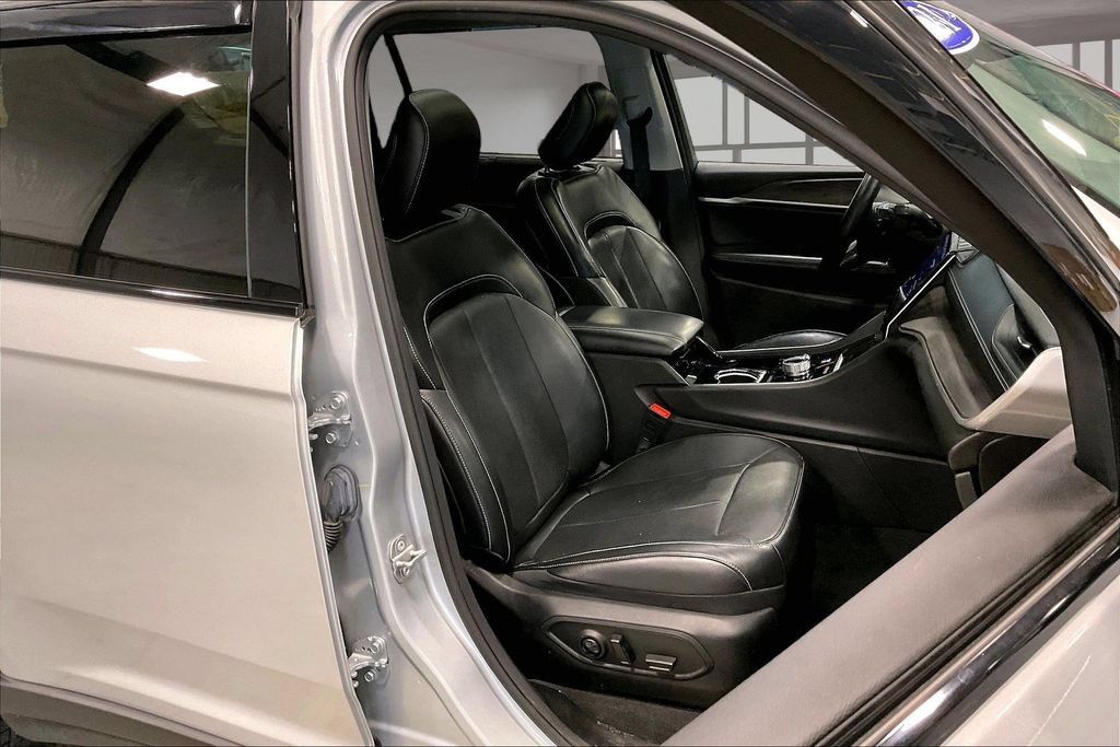 Used 2021 Jeep Grand Cherokee L Limited w/ Luxury Tech Group II AWD/4WD image 31