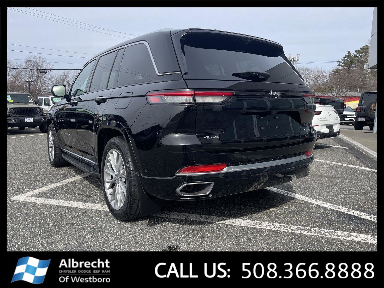 Used 2023 Jeep Grand Cherokee Summit w/ Adv Protech Group IV image 3