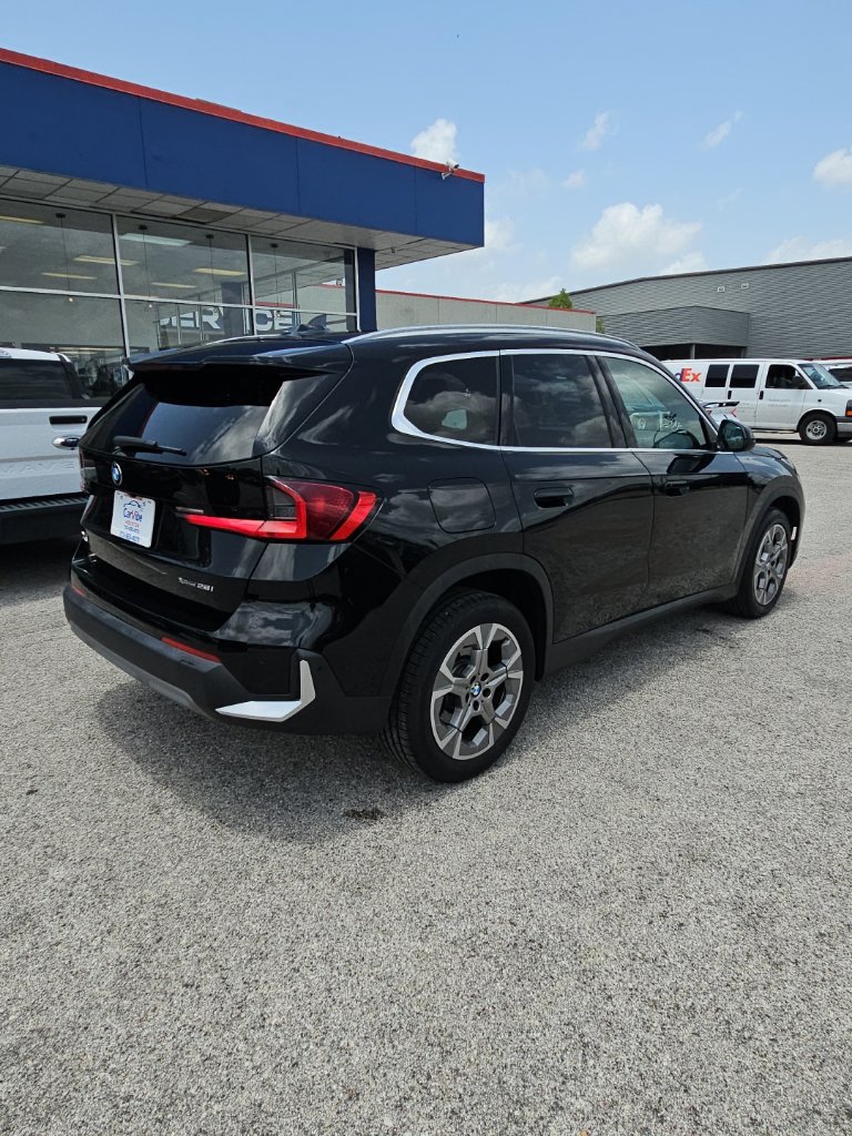 Used 2023 BMW X1 xDrive28i AWD/4WD image 7