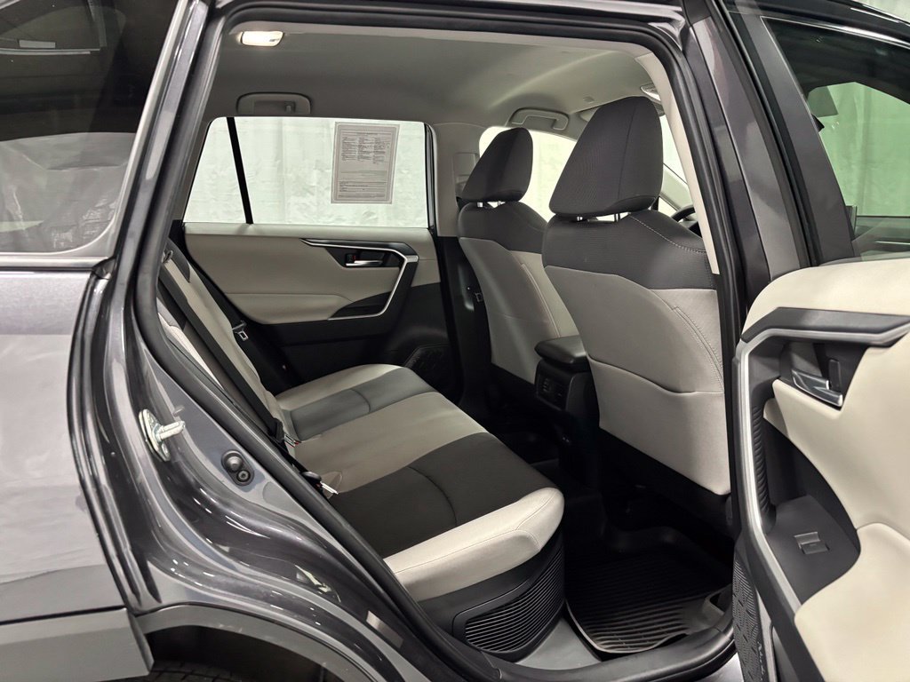 Used 2025 Toyota RAV4 XLE AWD/4WD image 51