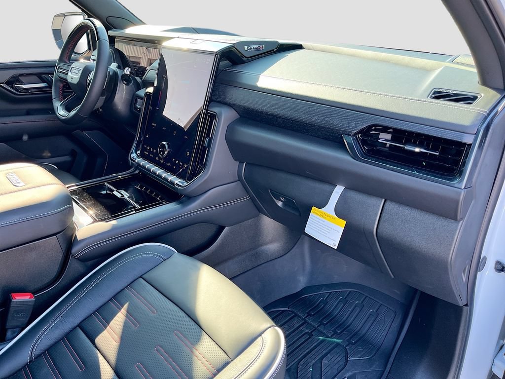 Used 2025 GMC Yukon AT4 Ultimate w/ LPO, Floor Liner Package AWD/4WD image 37