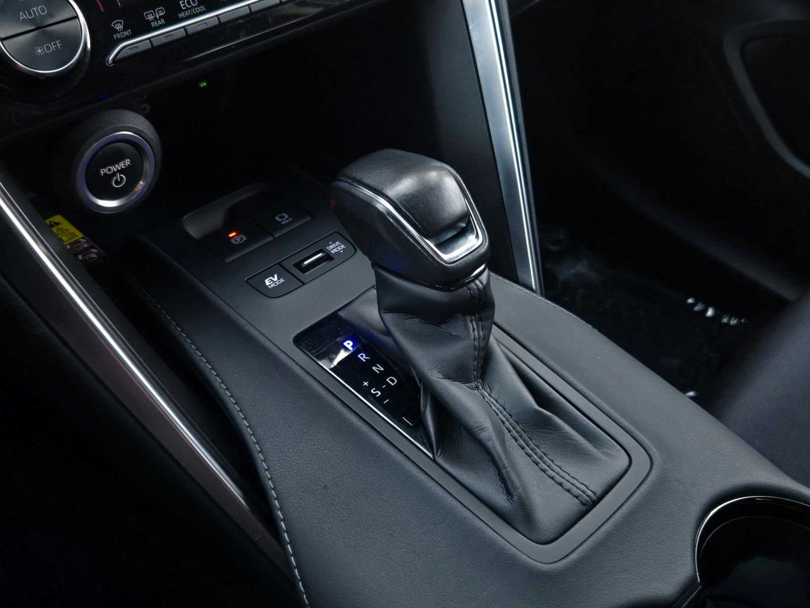 Certified 2023 Toyota Venza LE image 16