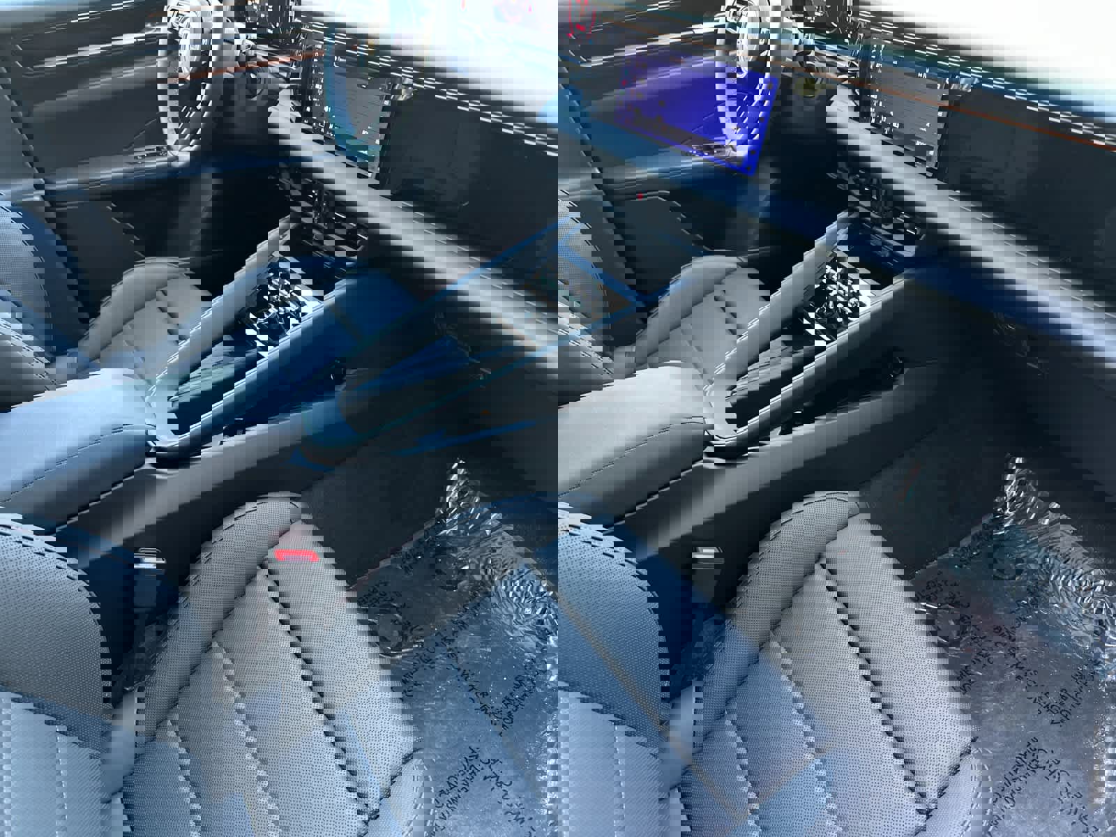 New 2025 Porsche Macan 4 Electric image 17