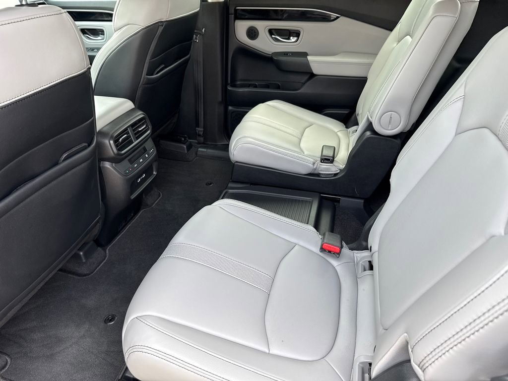Used 2023 Honda Pilot EX-L image 16