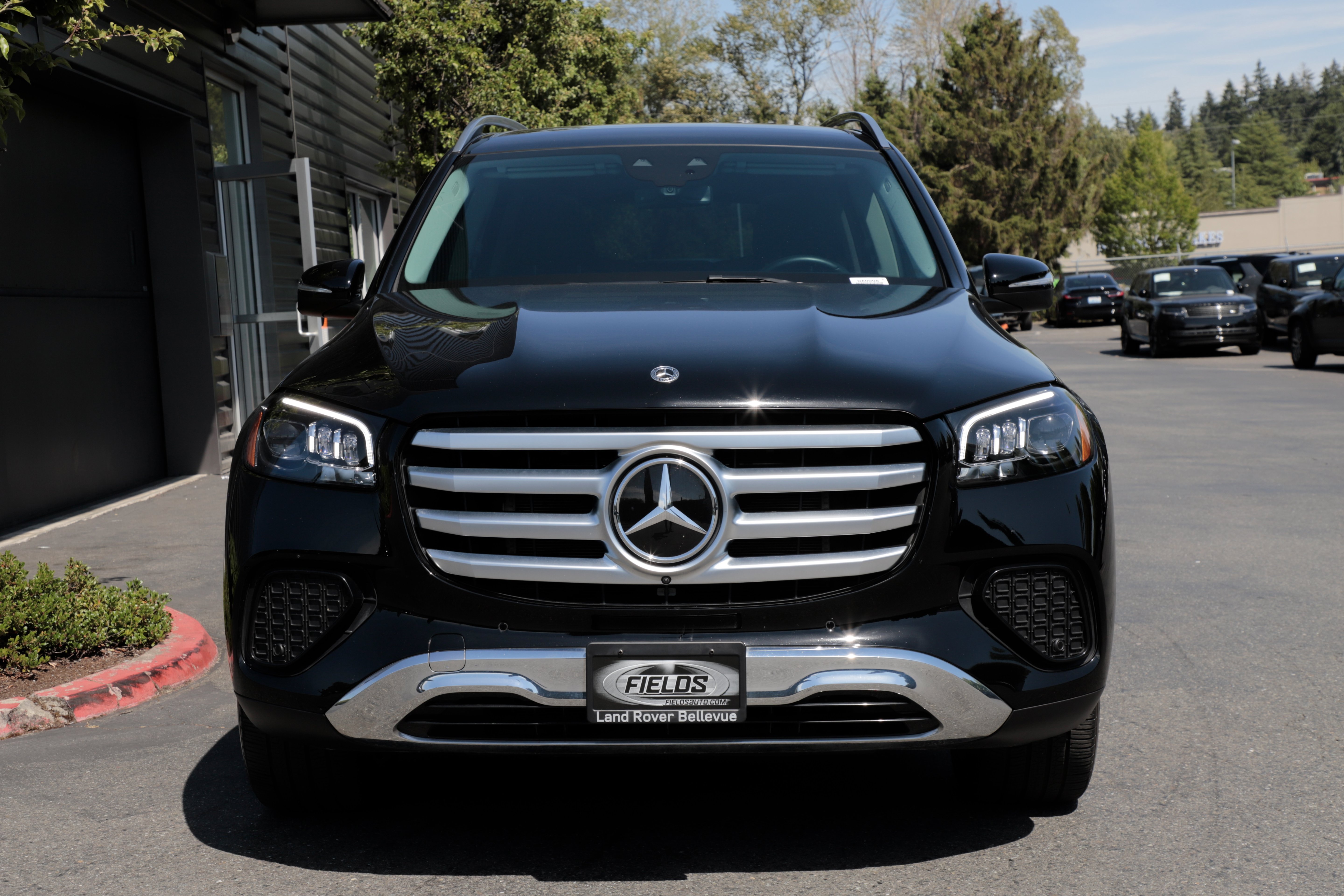 Used 2024 Mercedes-Benz GLS 450 4MATIC image 4