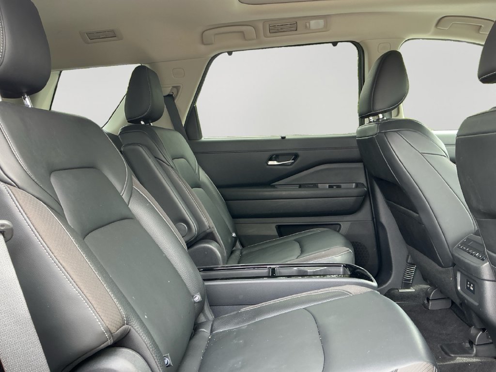 Used 2022 Nissan Pathfinder SL w/ SL Premium Package AWD/4WD image 13