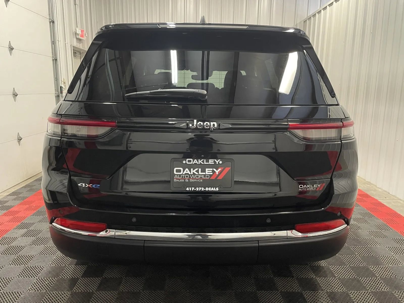 Used 2024 Jeep Grand Cherokee Limited 4xe image 3