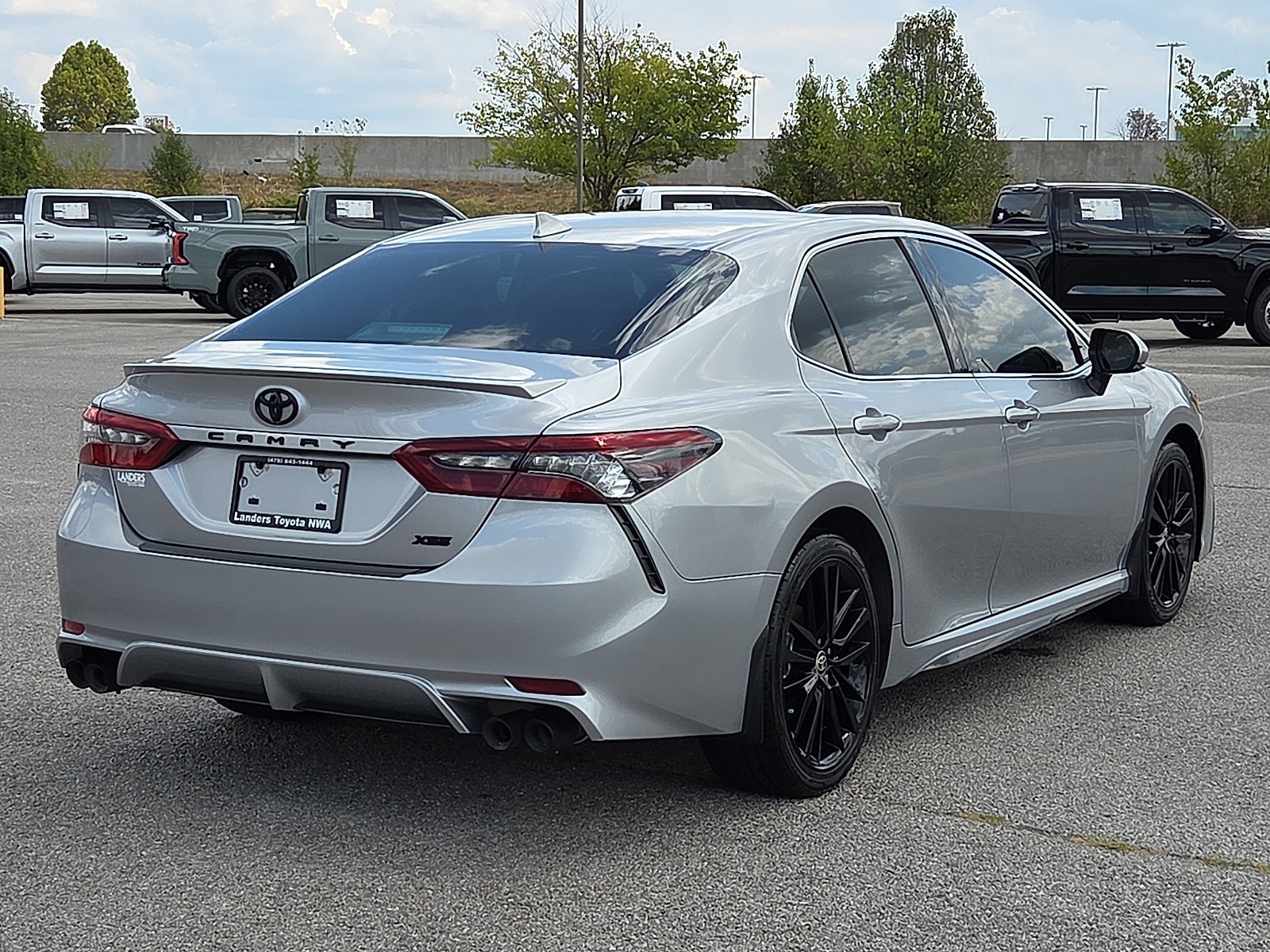 Used 2024 Toyota Camry XSE FWD image 5
