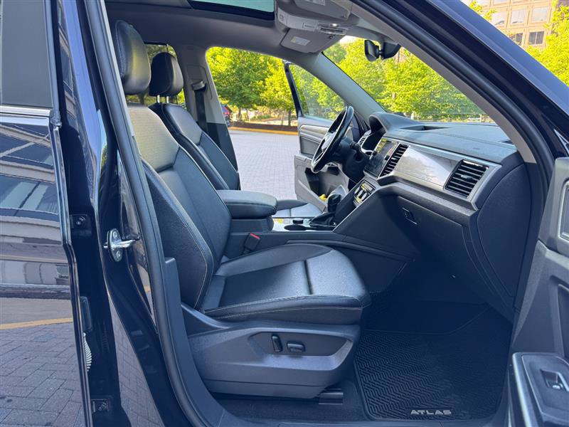 Used 2021 Volkswagen Atlas SEL AWD/4WD image 36