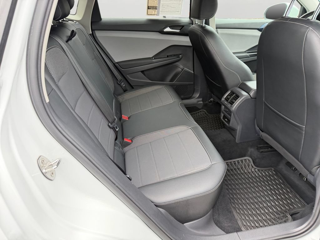 Used 2022 Volkswagen Taos SE AWD/4WD image 13