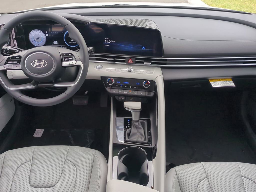 New 2026 Hyundai Elantra Limited image 17