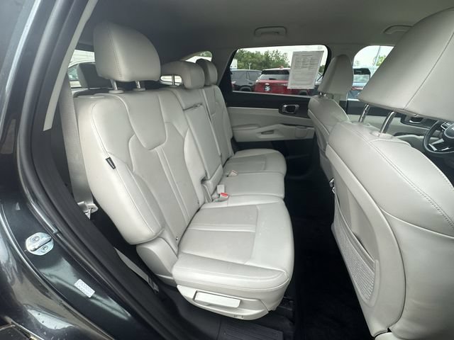 Used 2025 Kia Sorento S AWD/4WD image 29