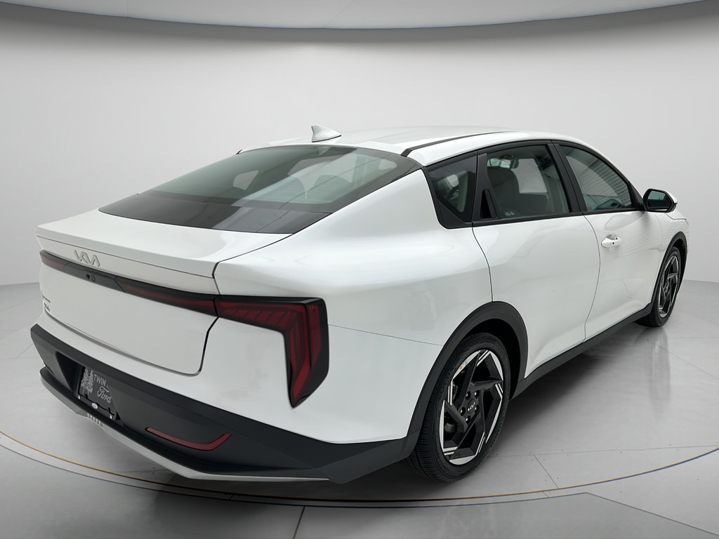 Used 2025 Kia K4 EX FWD image 5