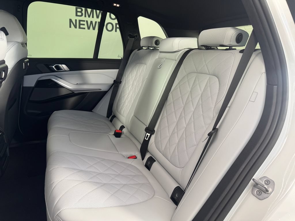 New 2026 BMW X5 xDrive40i w/ M Sport Package AWD/4WD image 15